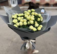 Букет Белые кустовые розы Солинеро в Новодрожжино